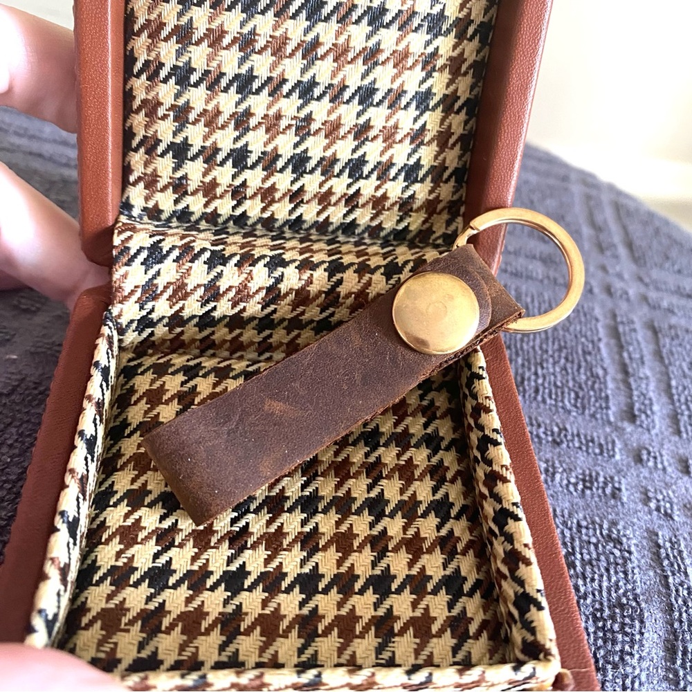 🐭 SALE! Cutter & Buck Mens 2pc set  Brown and tweed jewelry box and leather fob